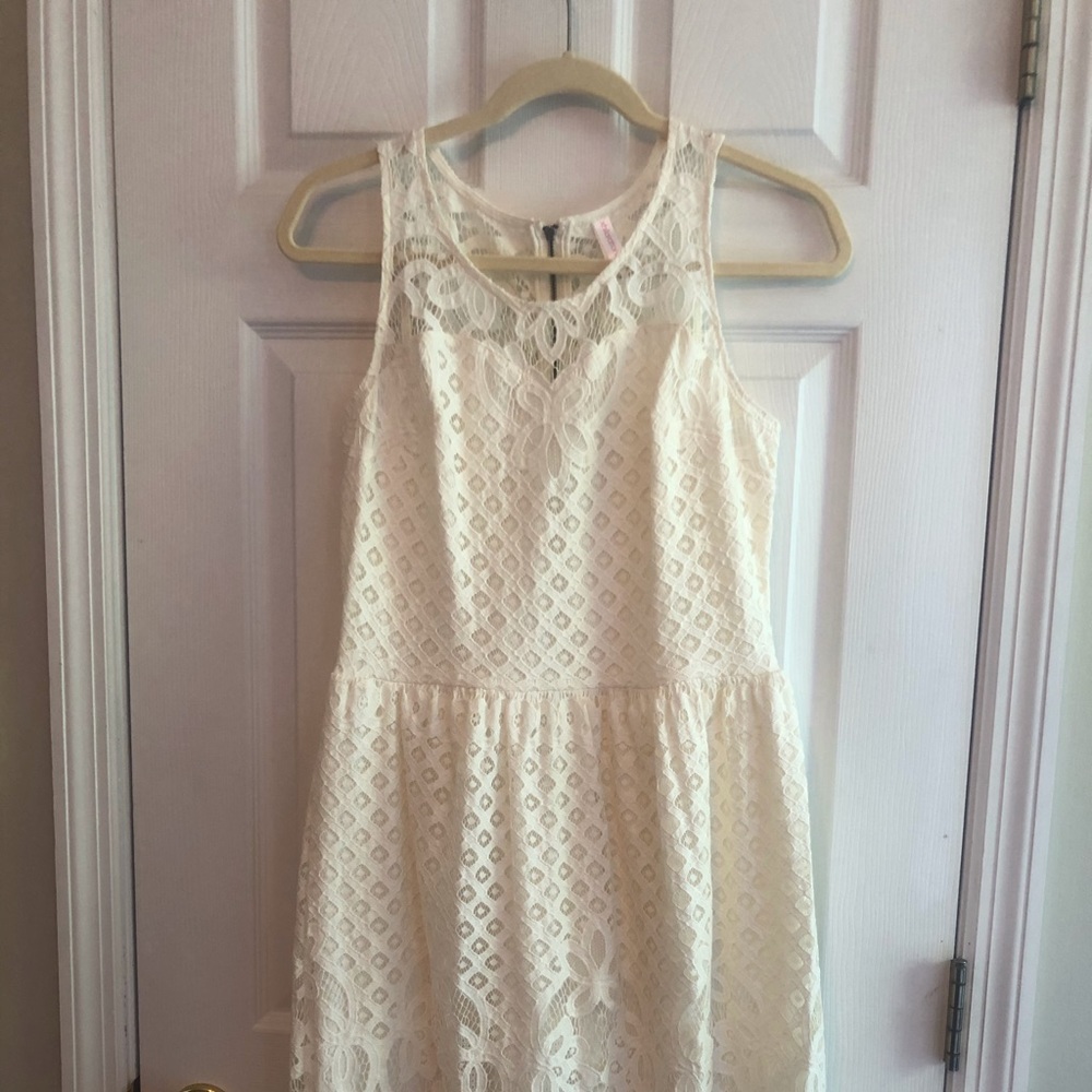 Adorable Lace Dress JUNIOR size Large